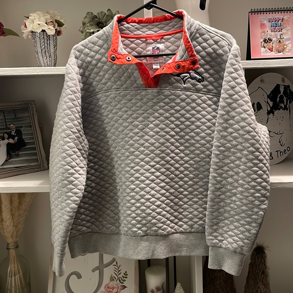Women’s Denver Broncos sweatshirt XXL